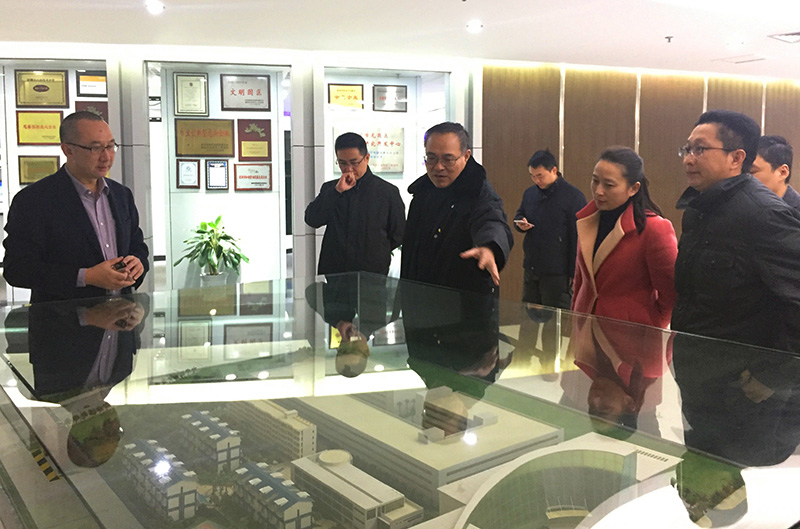 吴主席一行了解和关切爱游戏官网公司园区建设