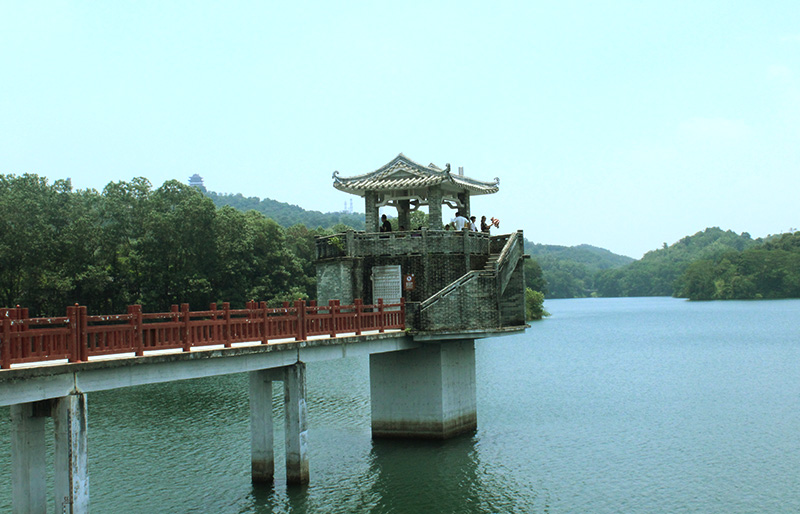 “约会”红花湖|爱游戏官网公司组织员工开展18km徒步活动