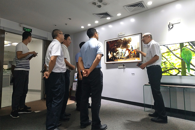 坂田街道党工委书记初庆同志一行莅临爱游戏官网走访调研